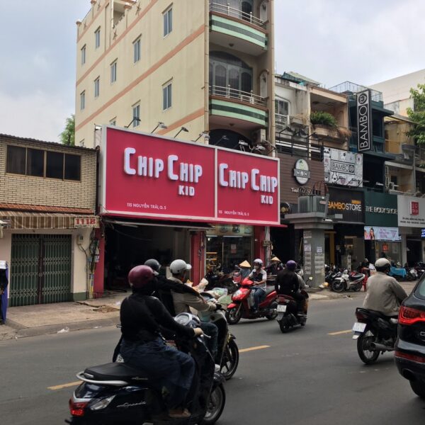 Thiết kế thi công shop chip chip 01